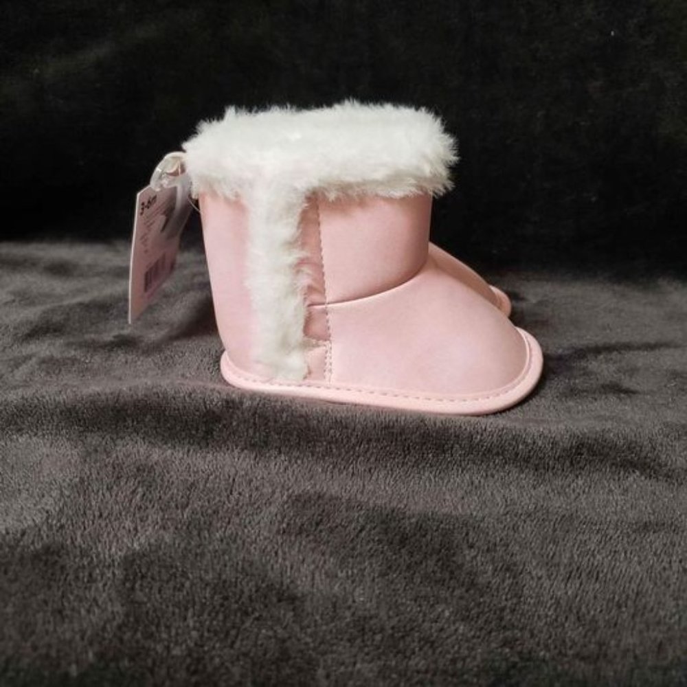 NWT Cater's Child of Mine Baby Girls Pink Boots with Faux White Fur Trim